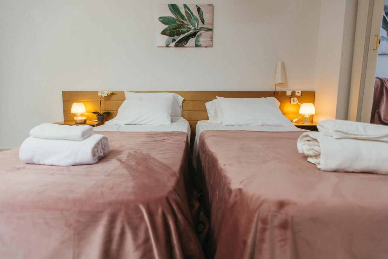 Hotel Christina - Happy Days Karítsa Eksteriør bilde