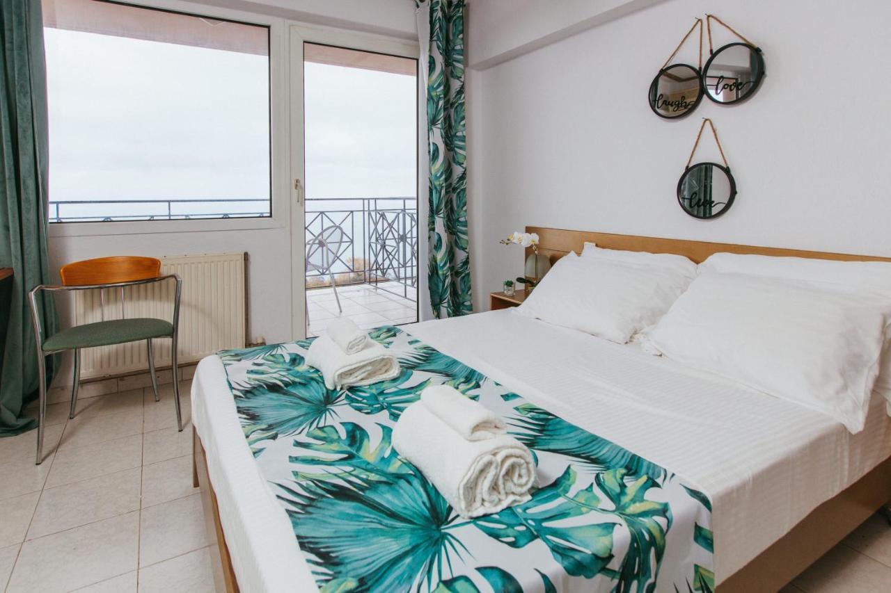 Hotel Christina - Happy Days Karítsa Eksteriør bilde