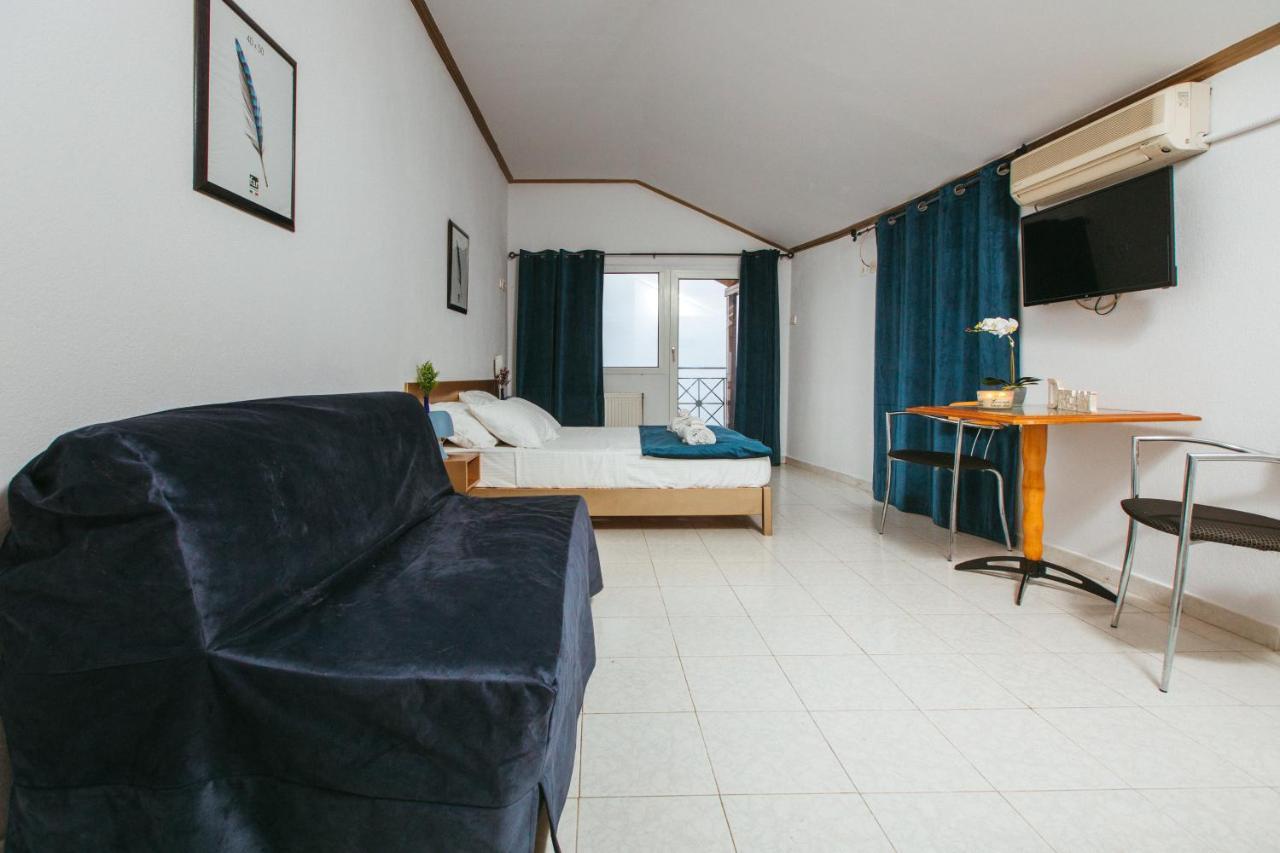 Hotel Christina - Happy Days Karítsa Eksteriør bilde