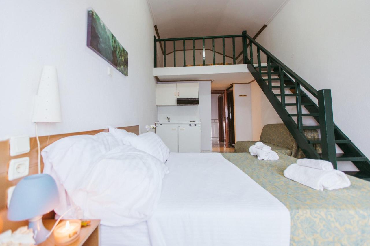 Hotel Christina - Happy Days Karítsa Eksteriør bilde