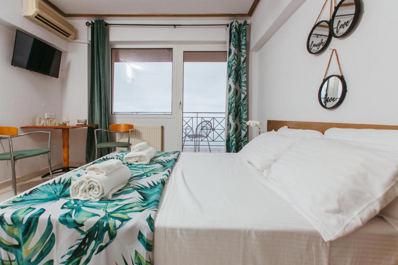 Hotel Christina - Happy Days Karítsa Eksteriør bilde