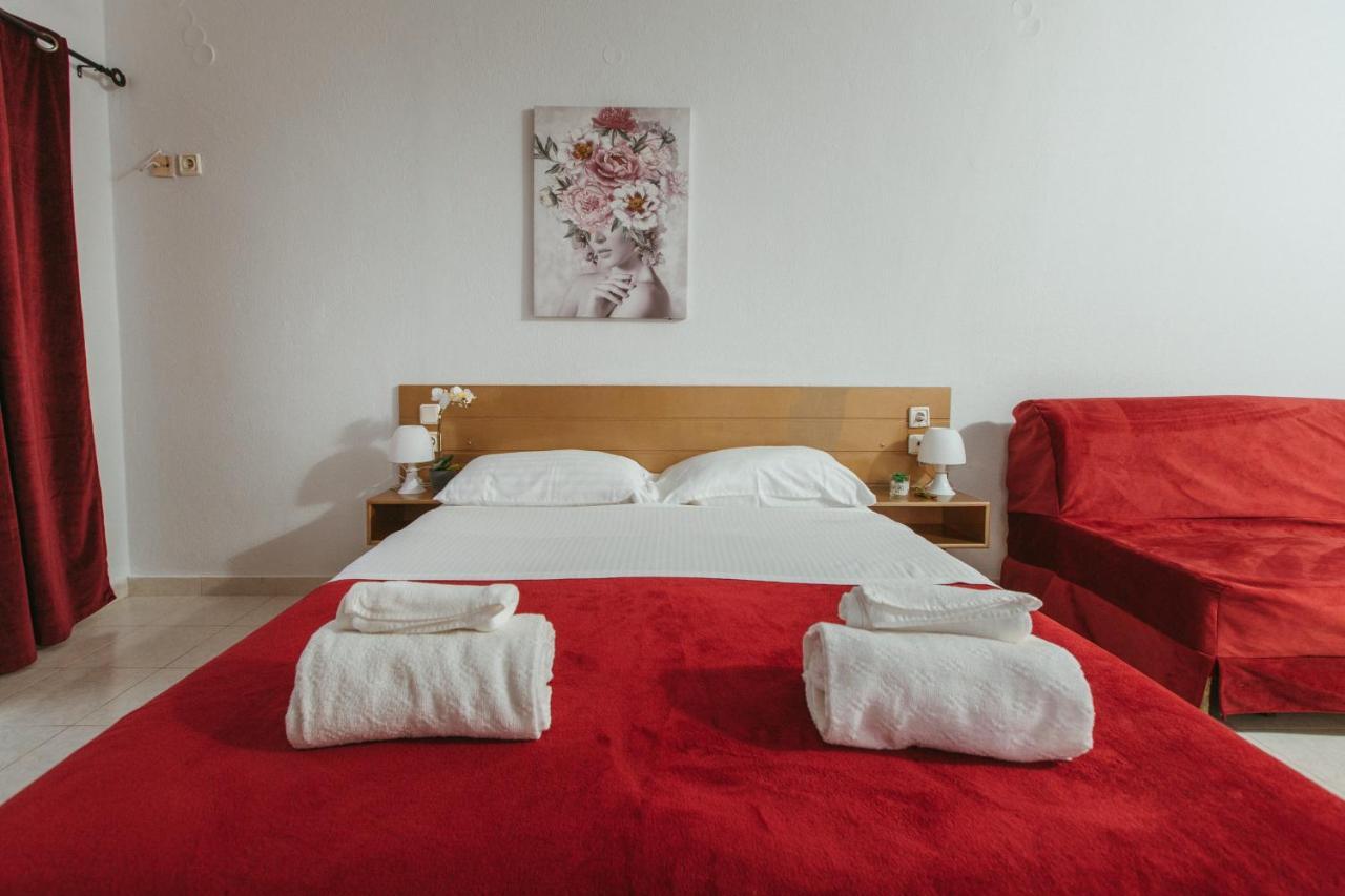 Hotel Christina - Happy Days Karítsa Eksteriør bilde