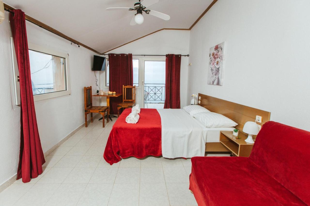 Hotel Christina - Happy Days Karítsa Eksteriør bilde